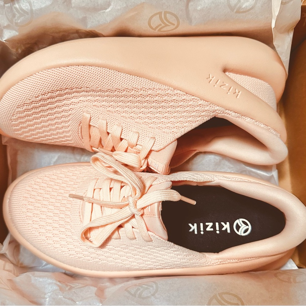 New in Box Kizik Roamer Melon slip-in sneakers casual comfort shoes Women’s 7
